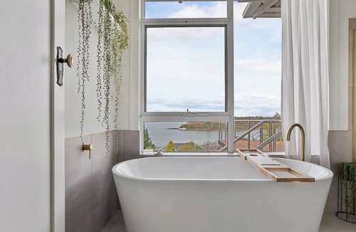 Beauty Point House | Beau Tide Retreat Beautifully Refreshed Tasmanian Escape
