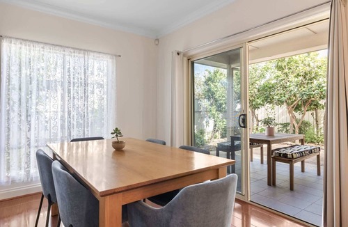 Seacombe Gardens House | Beautiful 4 Bedroom Home Near Marion & Flinders