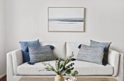 Bondi Beach Apartment | Beautiful Bondi 1-Bed Apartment Meters from Beach