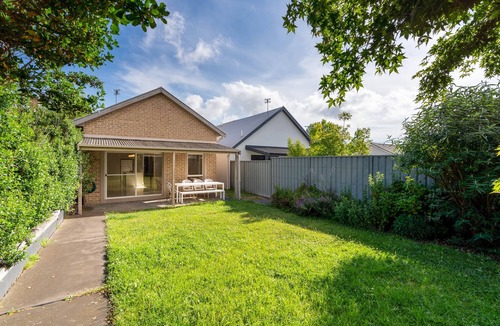 Orange East House | Beautiful Byng Cottage - CBD Location - Free Wifi