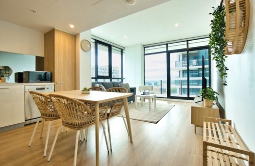 Adelaide Central Business District Apartment | Beautiful City & Sky View 2BR Apt w Pool Gym Sauna