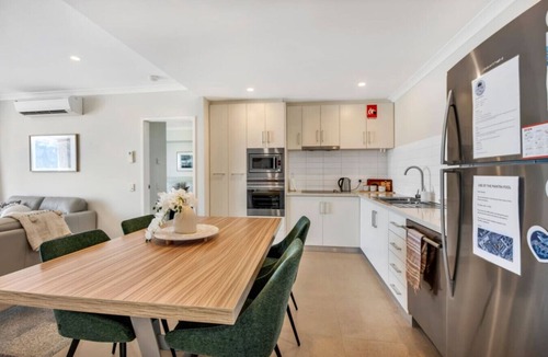 Geraldton Apartment | Beautiful Marina View Apartment
