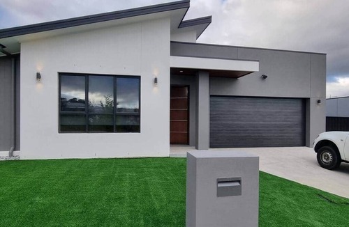 Taylor House | Beautiful new 7 BR home Taylor