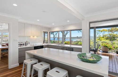 Copacabana House | Beautiful ocean views and only moments to Copacabana Beach