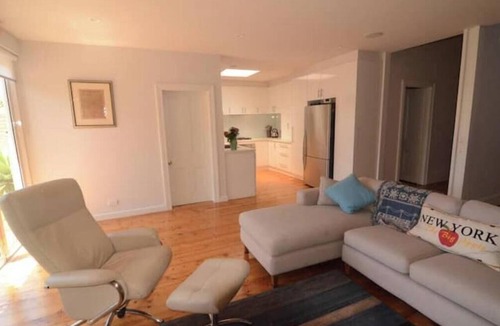 Port Melbourne House | beautiful renovated Victorian cottage for longer term rental