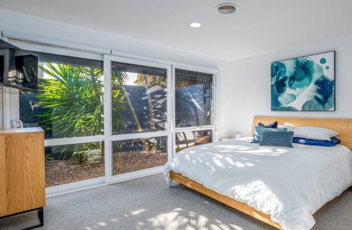 Blairgowrie House | Beautiful spacious light filled pet friendly house