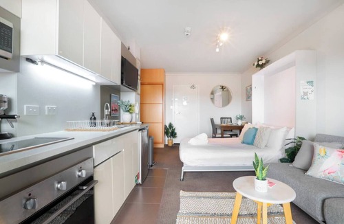 Randwick Apartment | Beautiful Studio with City Views in Randwick