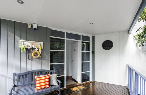 Lorne House | Beautiful Tree Top Family Home