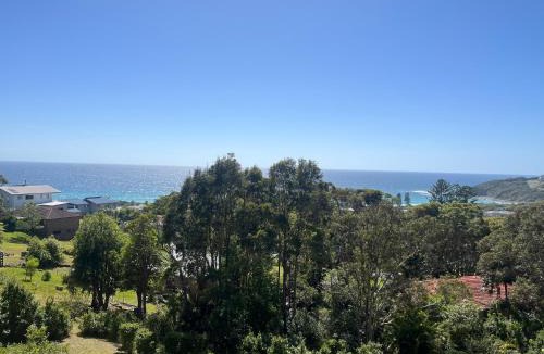 Forster House | Becker Bliss - Ocean views, 5 bedrooms, sleeps 14
