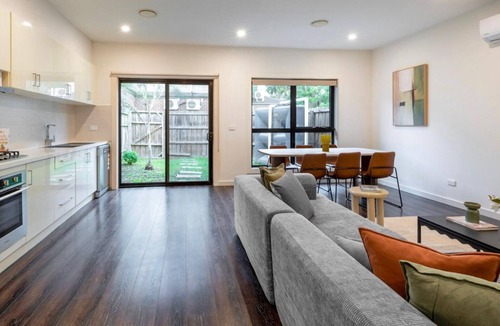 Clayton House | Beddoe Residence Stay Near Monash Uni