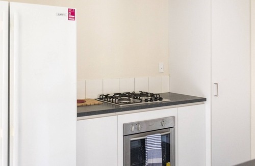 Midvale Bed & Breakfast | Bedroom 3: Free WIFI, 2 Single Beds, Ceiling Fan