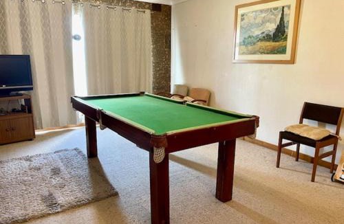 Kingscote House | BeeJays Family Getaway