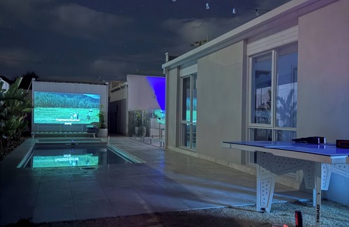 Blairgowrie House | Beige Beach House Blairgowrie