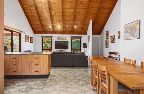 Inverloch House | Beilby Beach Cottage