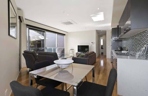 Torquay Apartment | Bell St Apartments I Walk to everything in Torquay