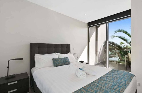 Torquay Apartment | Bell St Apartments I Walk to everything in Torquay