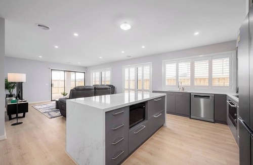 Clyde House | Bella Brand New Modern Stylish 4BR Home