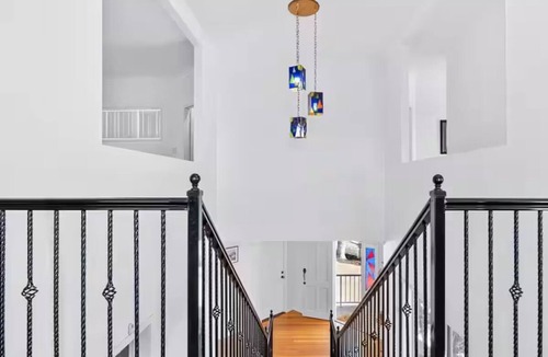 Barlows Hill House | Bella Breeze - Ocean Views, Spa & Air Condtioned