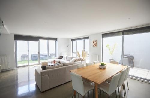 Torquay House | Bella Casa - Torquay
