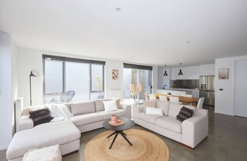 Torquay House | Bella Casa - Torquay