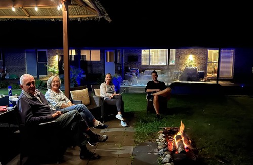 Nulkaba House | Bella Farm Hunter Valley. Rustic & Elegant Farmhouse with Outdoor Spa. Firepit.