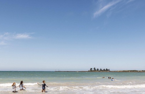 Port Fairy House | Bella On Victoria - with ocean views