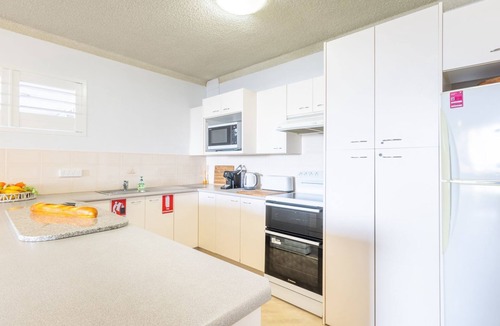Shoal Bay Apartment | Bella Vista, 8-19 Shoal Bay Rd - views, air con and Wi-Fi