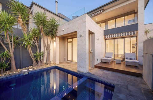 Mornington House | Bella Vista Mornington Esplanade