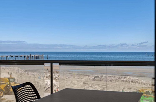 Glenelg House | Belle Escapes- Waves at The Bay