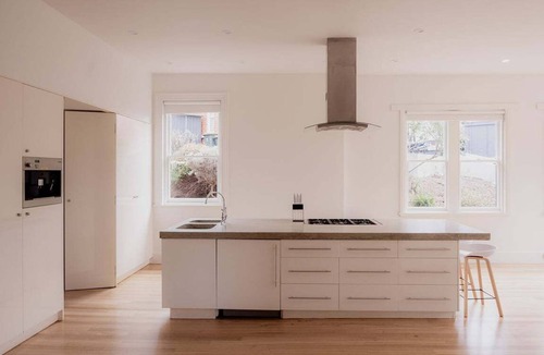 Bellerive House | Bellerive Bluff House | Spacious family home