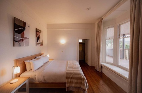 Bellerive House | Bellerive Bluff House | Spacious family home