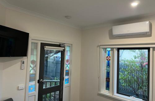 Golden Square Hotel | BENDIGO BOTANIC MOTEL- Oil Friendly Price