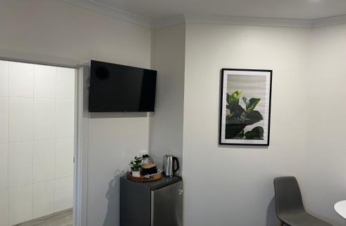 Golden Square Hotel | BENDIGO BOTANIC MOTEL- Oil Friendly Price