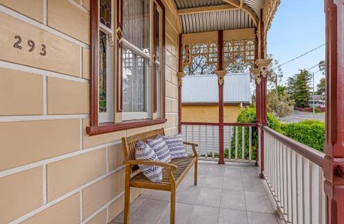 Bendigo House | Bendigo Signature Accommodation on Barnard