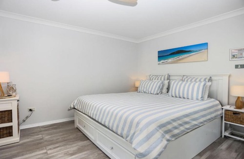 Hawks Nest House | Bennett's Beach House