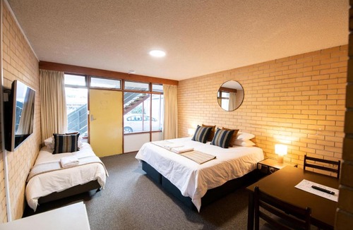 Clare Hotel | Bentley's Hotel