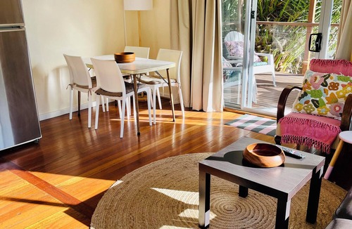 Bermagui House | Bermagui Bay Beach House - Bungalow. Pet friendly in the heart of town.