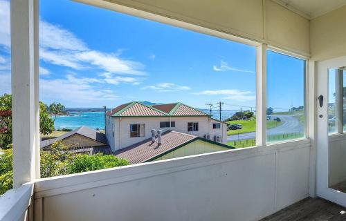 Bermagui Apartment | Bermagui Bay Beach House 2, Wonderful Beachside Location, Pet Friendly