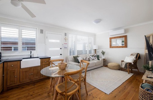 Shoal Bay Apartment | Berrigal 4 Beachfront