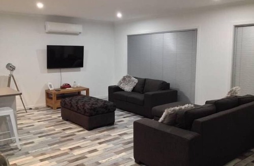 Port Macdonnell House | Bert's Place Holiday Stay