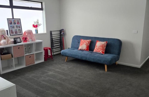 Berwick House | Berwick Modern Private Room- The Centre to Everything Close By