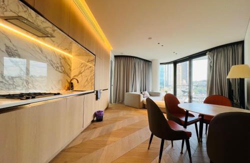 Sydney Central Business District Apartment | Best Sydney Harbour Bridge View! Luxury residence next to Opera House in the heart of CBD