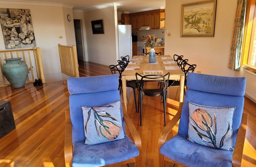 Marysville House | Best views in Marysville high up on the hill!