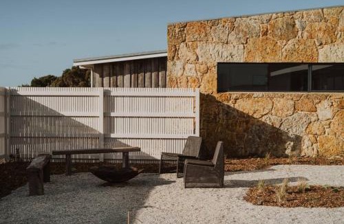 Manypeaks House | Betty's Beach House