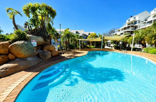 Mandurah Apartment | Beyond expectation — a peaceful lakeside haven blending rainforest vibes, coastal charm, and modern comfort. Enjoy coffee on the terrace, a swim in the private pool, or a stroll to Silver Sands Beach, all within a secure and central location.