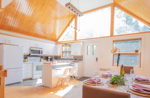 Compton Ski Chalet | BIA Chalet - Apple Red