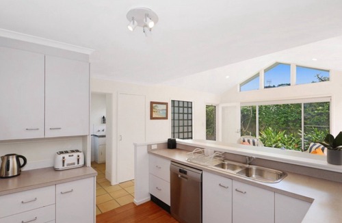 Copacabana House | Billie's Beach House - Plus a View!