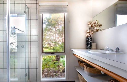 Apollo Bay House | BIMBADEEN ON BUSTY - Views to ocean and Otways