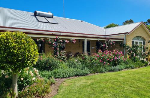 Narrikup Bed & Breakfast | Birchwood Gardens Bed and Breakfast