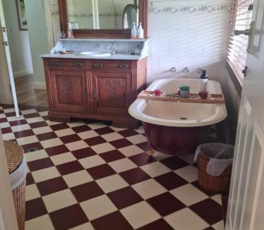 Narrikup Bed & Breakfast | Birchwood Gardens Bed and Breakfast